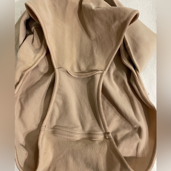 NWOT Skims Sculpting Wide Band Briefs Clay Color Size. S/M - Picture 4 of 6